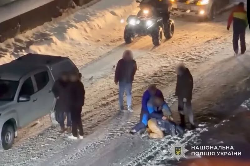 Скандал у Кременці: мажори на квадроциклах побили майора ЗСУ після ДТП й намагалися «вирішити питання» через ТЦК - фото 2 Скандал у Кременці: мажори на квадроциклах побили майора ЗСУ після ДТП й намагалися «вирішити питання» через ТЦК - фото 2