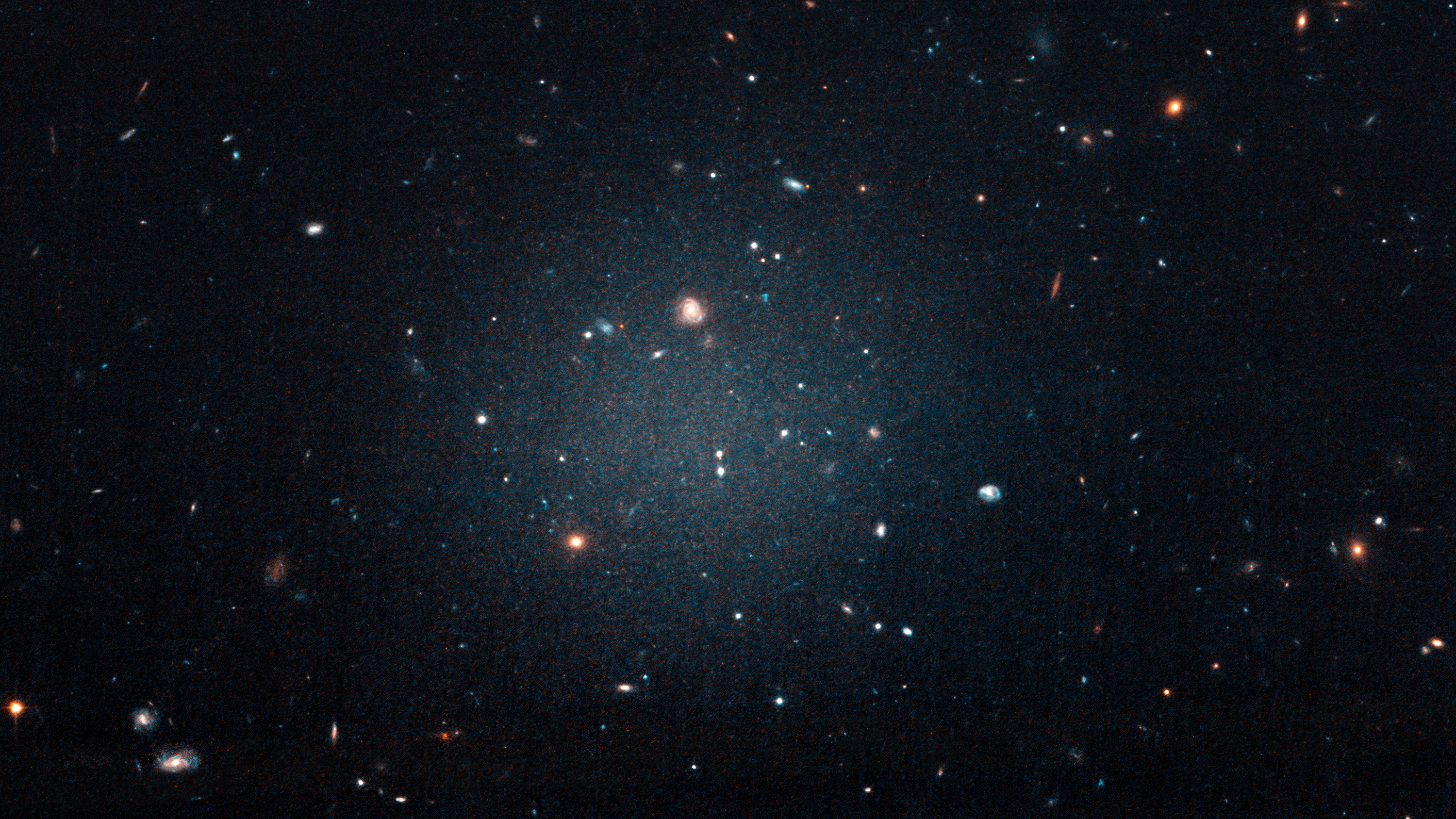 NASA показало призрачную галактику: как она выглядит (ФОТО)  - фото 2