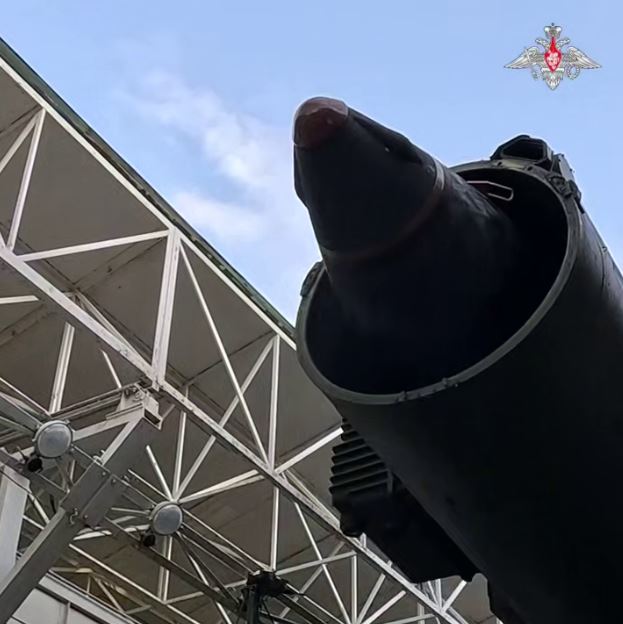 РФ произвела пуск межконтинентальной баллистической ракеты в сторону американской границы - фото 2 РФ произвела пуск межконтинентальной баллистической ракеты в сторону американской границы - фото 2