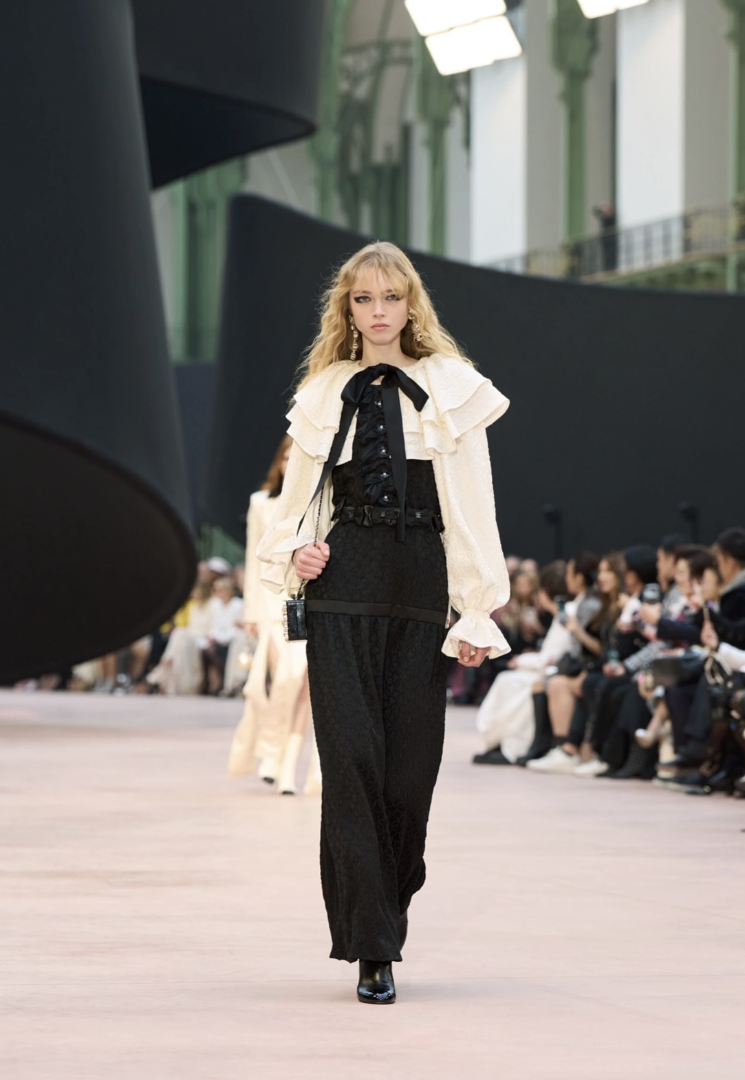 Топ-12 модных тенденций осень-зима 2025-2026 от Vogue - фото 2