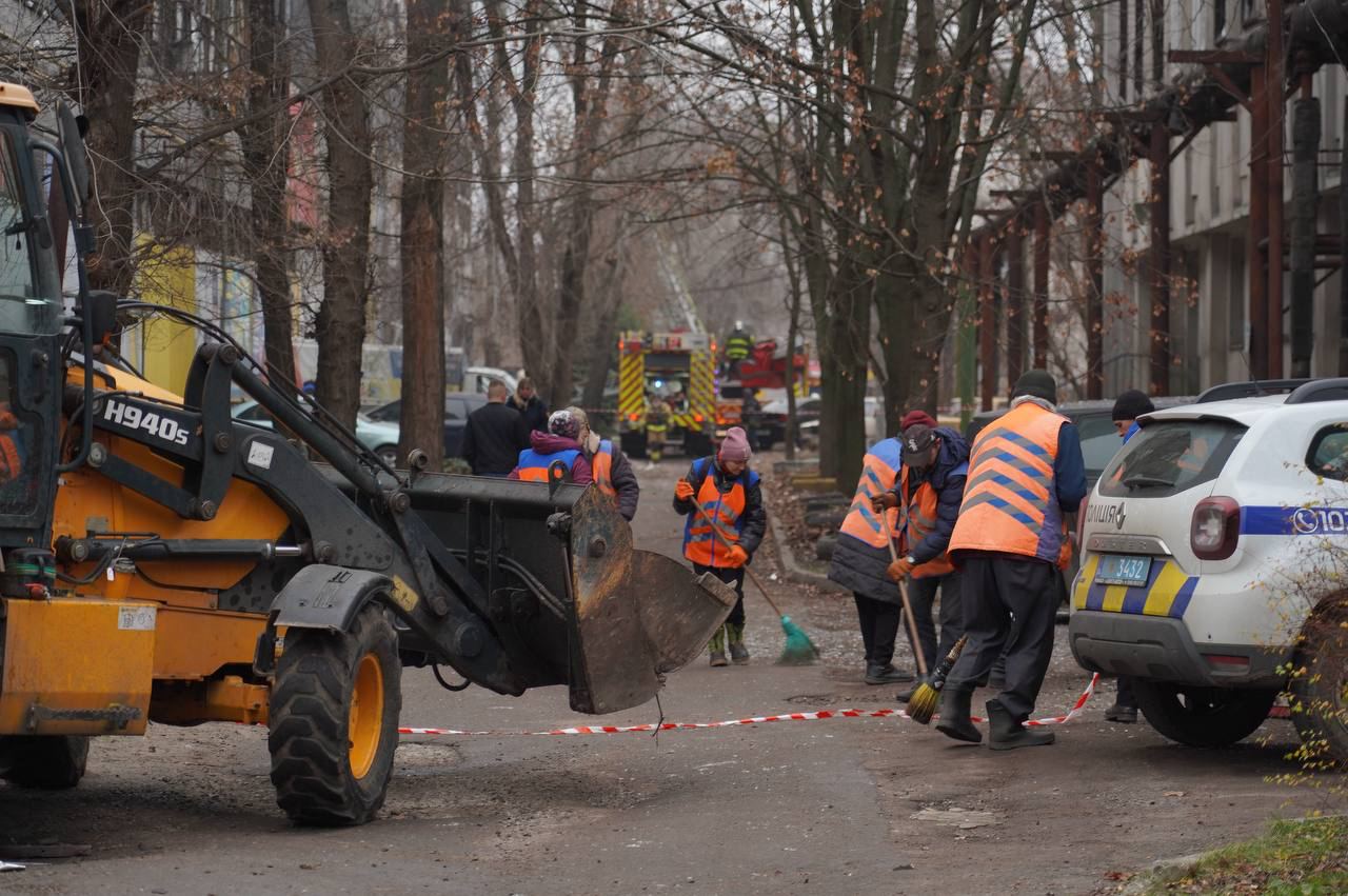 Взрывы в Днепре: много погибших и раненых (ОБНОВЛЯЕТСЯ) - фото 2