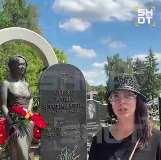 Скандал на поминках Жанны Фриске: сестра певицы публично оскорбила Дмитрия Шепелева у могилы артистки - фото 2 Скандал на поминках Жанны Фриске: сестра певицы публично оскорбила Дмитрия Шепелева у могилы артистки - фото 2