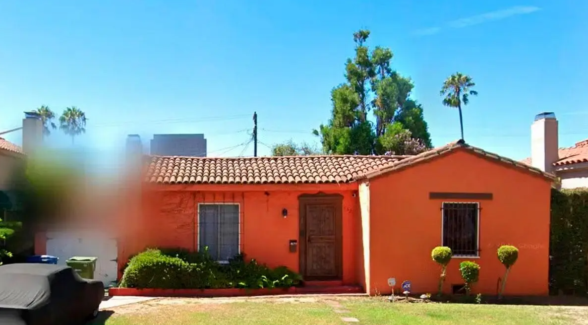 Мікі Рурк просить фанатів про фінансову допомогу через борги за оренду - фото 2 Мікі Рурк просить фанатів про фінансову допомогу через борги за оренду - фото 2