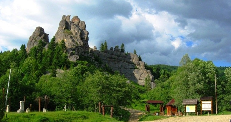 Еко-туризм в Україні: Топ 5 місць для відпочинку в гармонії з природою в Україні - фото 2