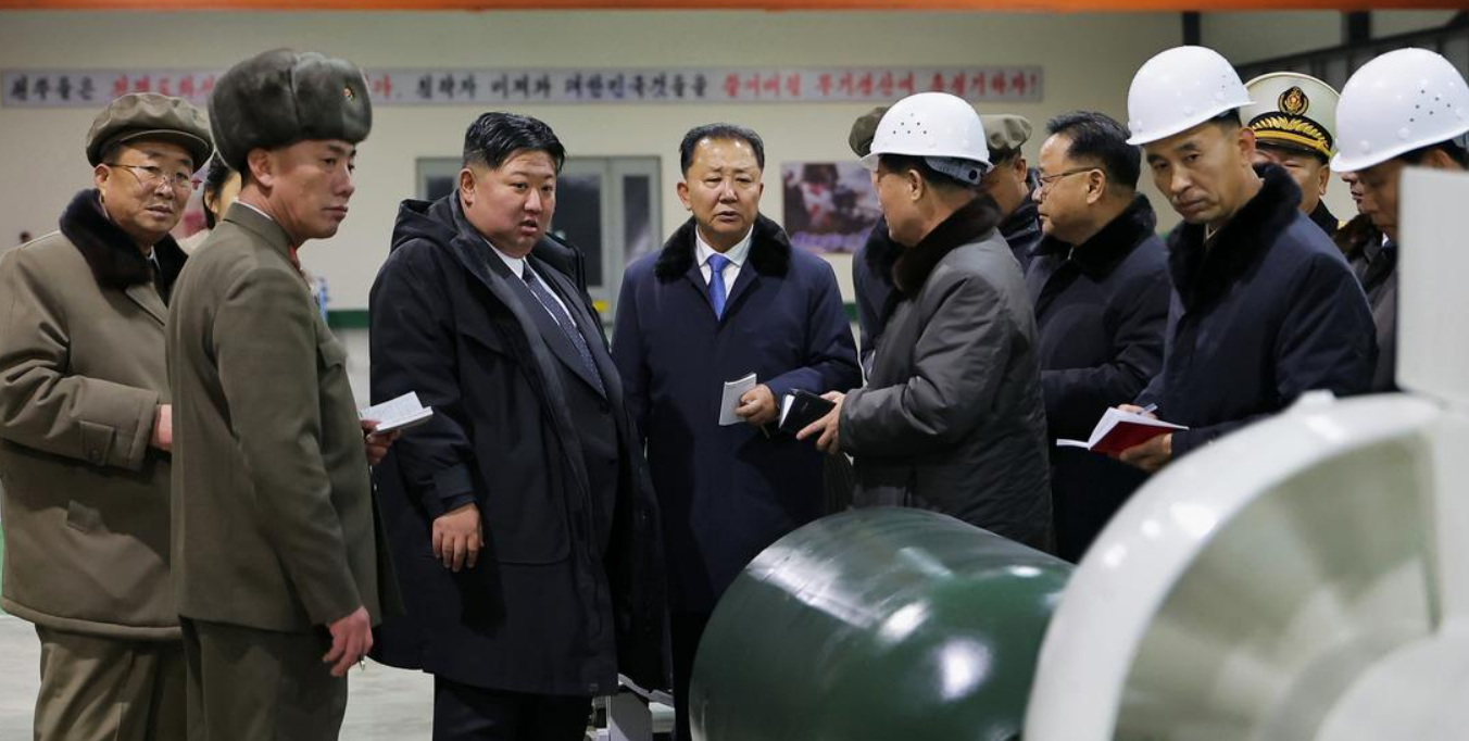 КНДР показала первую ядерную субмарину – Пхеньян хвастается новой силой - фото 2