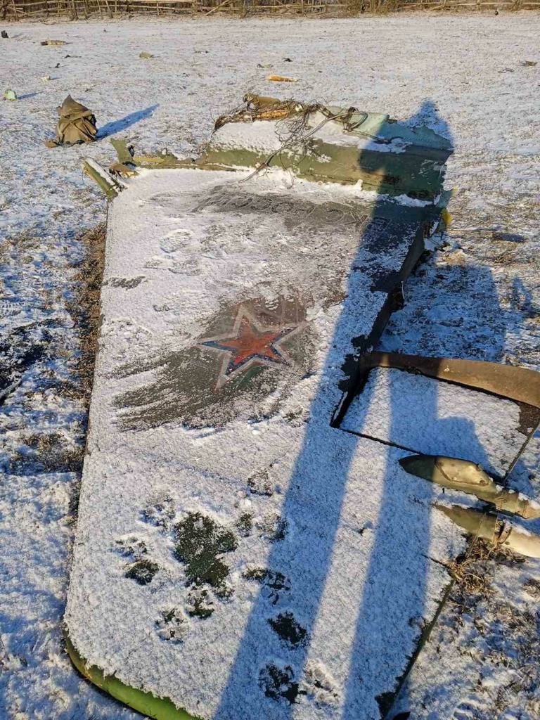 За сутки ВСУ уничтожили десять самолетов РФ (ФОТО)  - фото 2