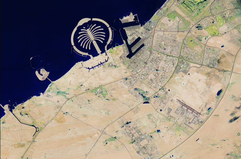 Наводнение в Дубае: появились спутниковые снимки до и после прихода стихии - фото 2