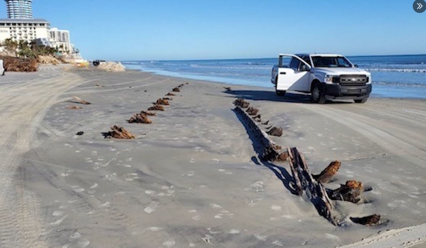 В США после урагана на пляже обнаружили таинственный объект (ФОТОФАКТ) - фото 2