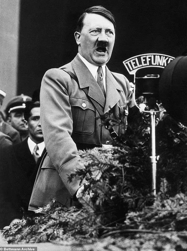 Гитлер мог иметь микропенис: что выявило новое исследование ДНК фюрера - фото 2 Гитлер мог иметь микропенис: что выявило новое исследование ДНК фюрера - фото 2