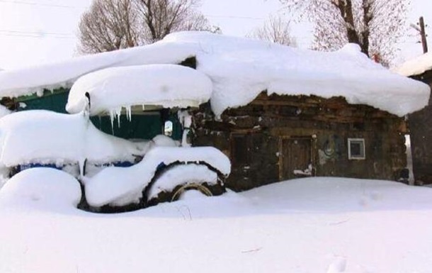 Турцию засыпает снегом: людям приходится откапывать свои дома (ФОТО)  - фото 2