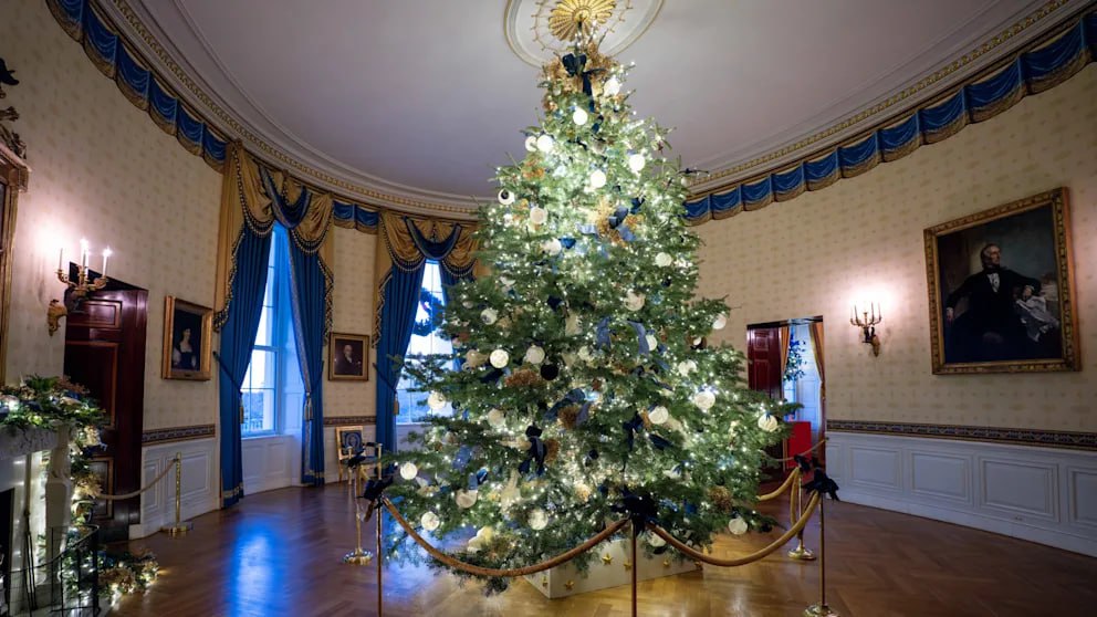 Мелания Трамп украсила Белый дом к Рождеству (ФОТО) - фото 2