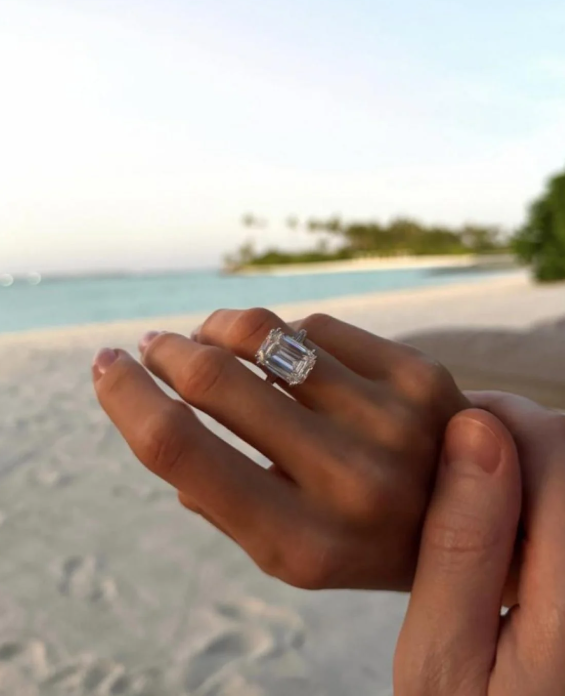  Скандальна російська модель та мисливиця за олігархами впіймала нову здобич - фото 2