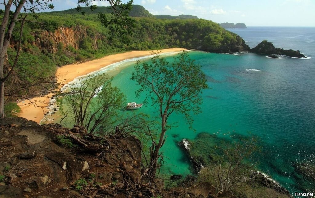 Топ-7 найкращих пляжів світу для відпочинку в 2024 році - фото 5