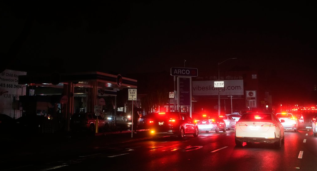 Масштабный блекаут в США: тысячи американцев без света (ФОТО) - фото 2