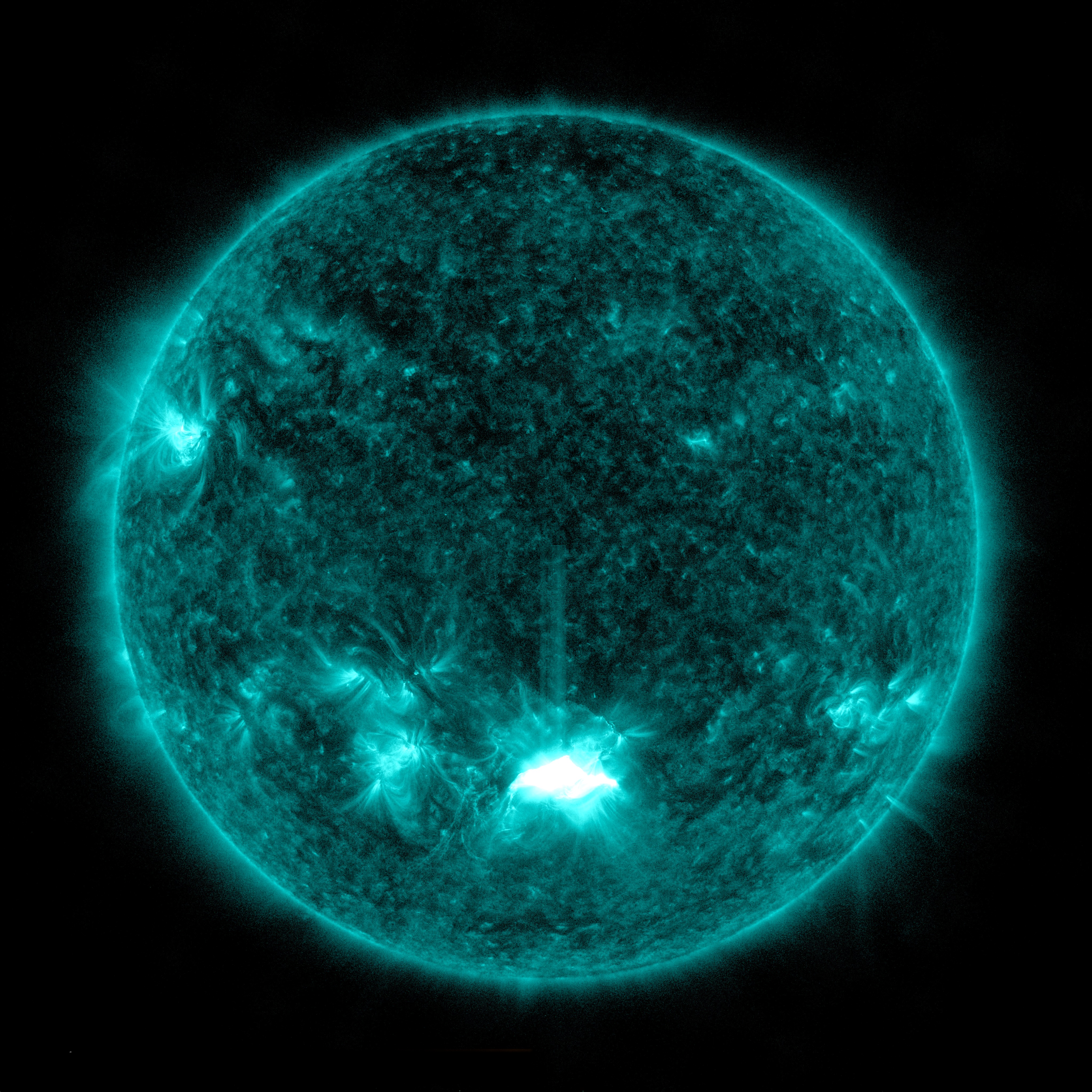 У NASA зафіксували на Сонці потужний спалах: як він виглядав (ФОТО) - фото 2