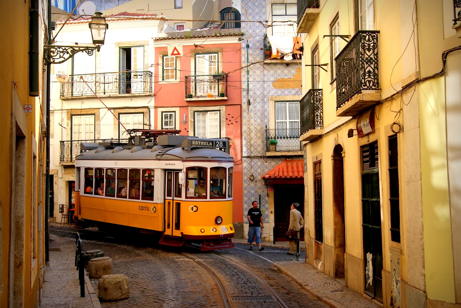 Погрузиться в атмосферу Лиссабона: старинный город на семи холмах  - фото 3
