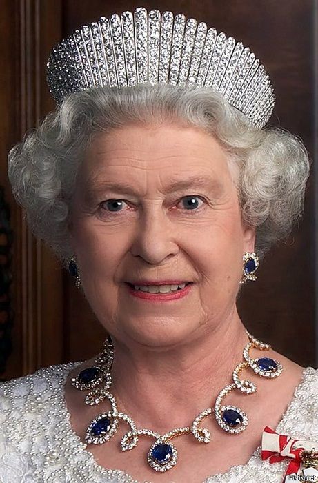 Скарби корони: улюблені тіари королеви Єлизавети II - фото 4