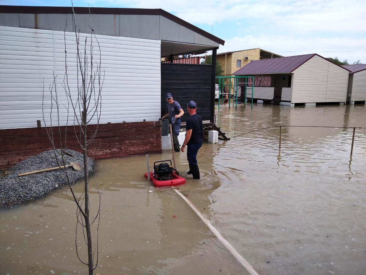 В Кирилловке затопило больше 10 баз отдыха - фото 2