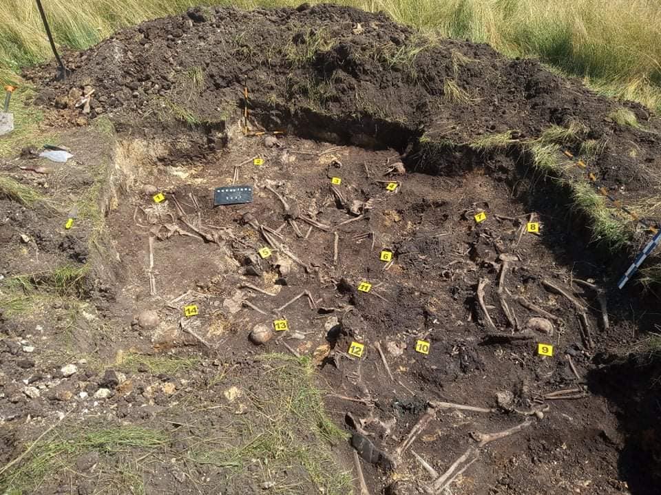 Жорстоко  вбиті: під Львовом знайшли масове поховання воїнів УПА (ФОТО 18+) - фото 3