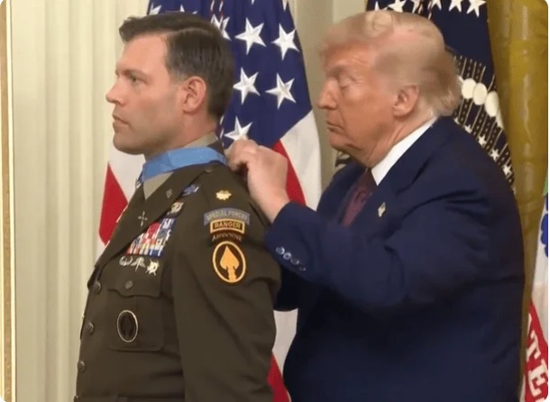 Такого в США еще не было: Трамп жестко оконфузился из-за унижения легендарного ветерана (ФОТО) - фото 2 Такого в США еще не было: Трамп жестко оконфузился из-за унижения легендарного ветерана (ФОТО) - фото 2