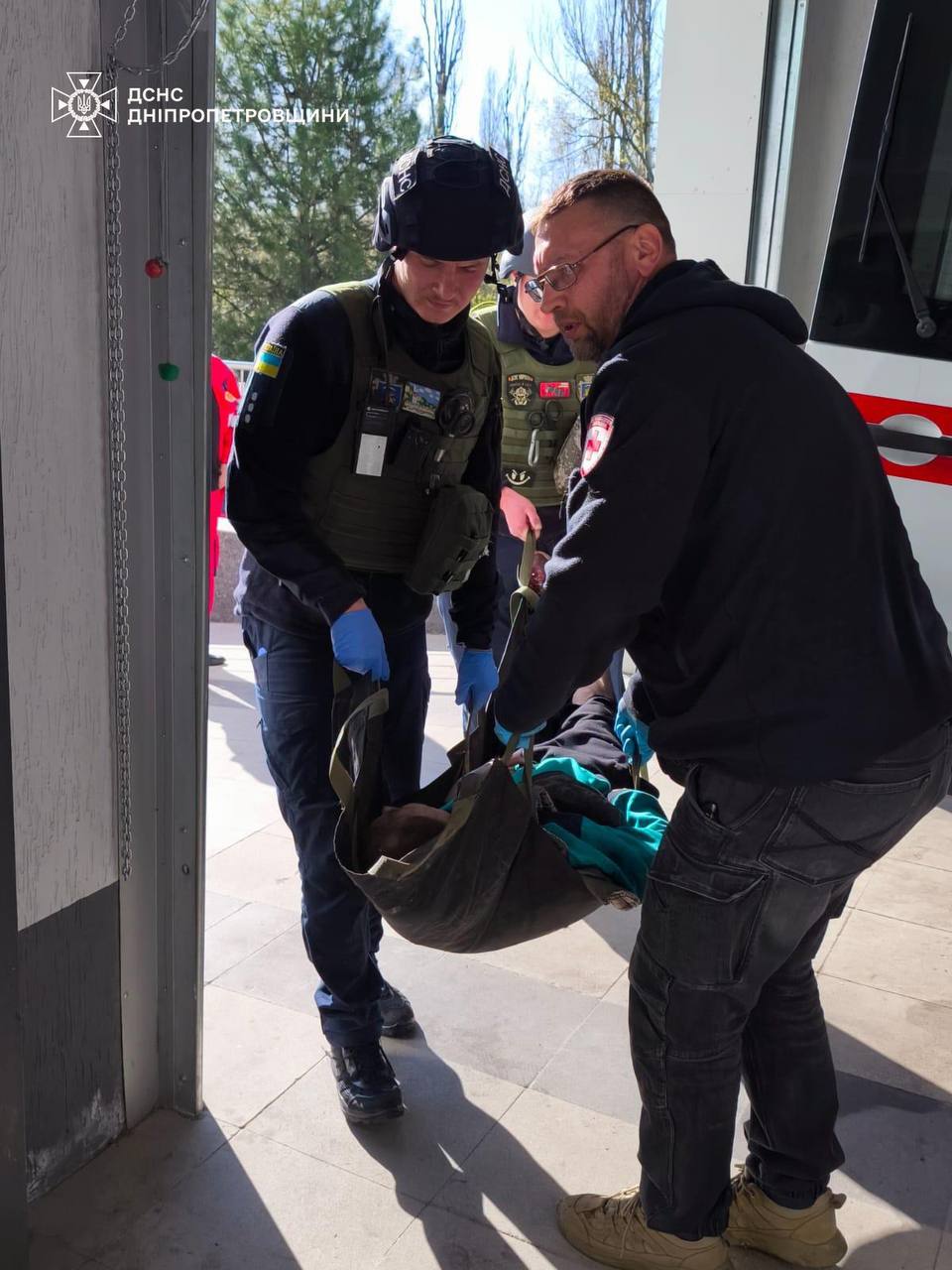 Кровавое «сафари» РФ: Президент заявил об ответе после атак на Никополь и Херсон - фото 2