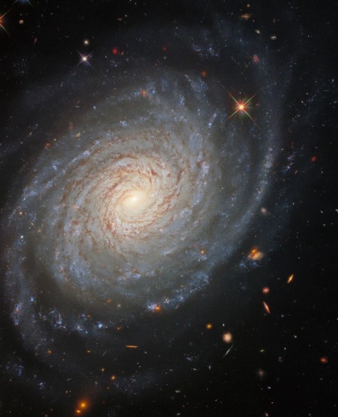 NASA показало, как выглядит галактика, пережившая один из самых сильных взрывов (ФОТО)  - фото 2
