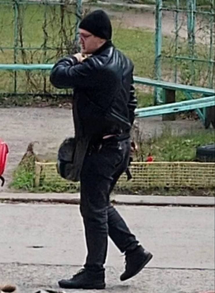 Стрельба на улице в Днепре: вооруженный мужчина применил оружие среди жилых домов - фото 2