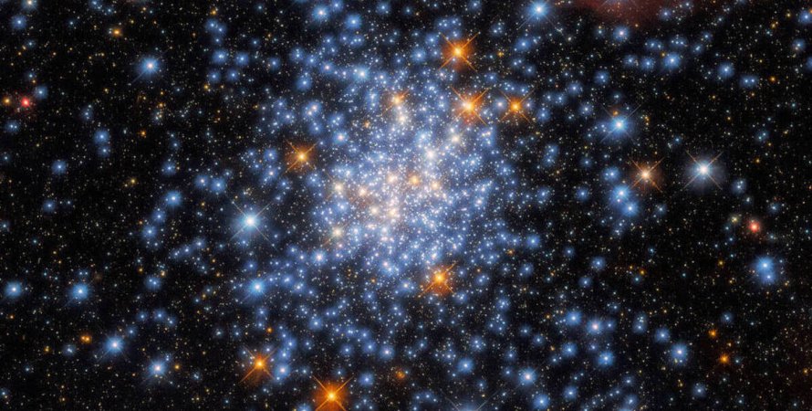 Як виглядає одне з найкрасивіших зоряних скупчень у Всесвіті (ФОТО) - фото 2