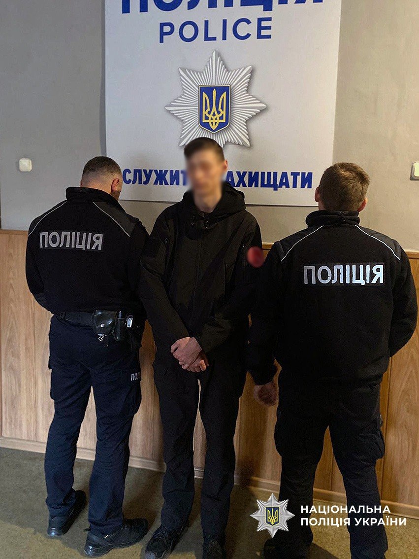 Поліція затримала двох нападників за розбій та викрадення коштів у ветерана ЗСУ - фото 2