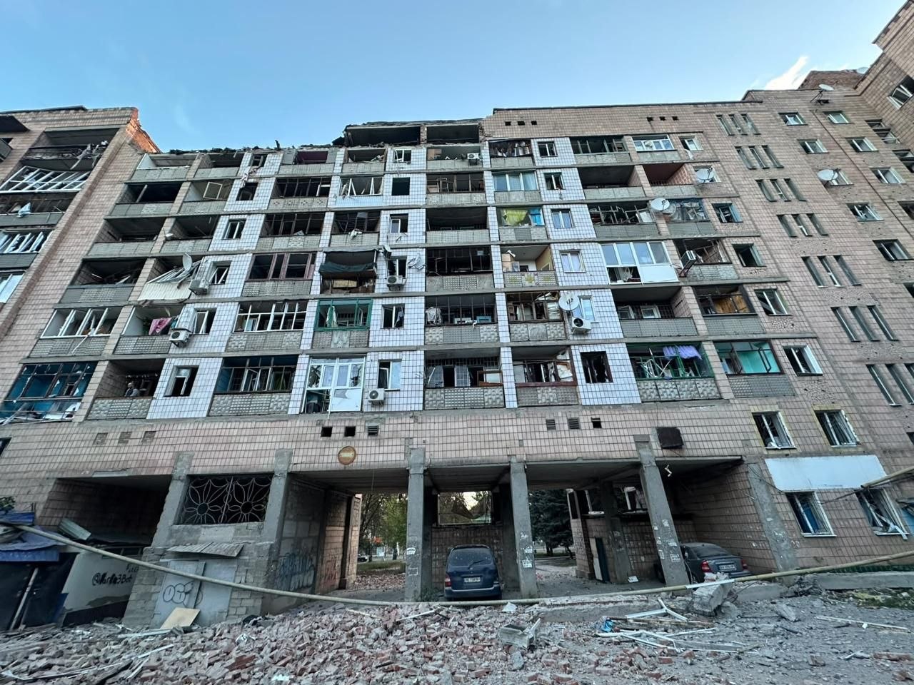 Оккупанты массово сбросили авиабомбы на два города: что известно об атаке - фото 2