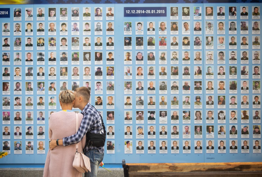День памяти защитников Украины: как в стране чтят павших воинов (ФОТО) - фото 3