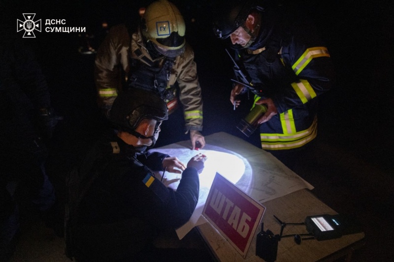 Россия ударила по многоэтажке в Сумах: ФОТО - фото 2