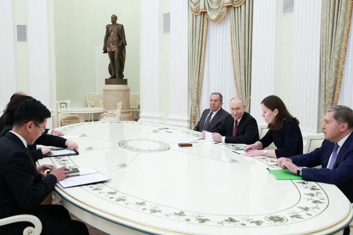 Путин уже неделю не выходит из Кремля из-за паранойи и страха убийства - фото 2 Путин уже неделю не выходит из Кремля из-за паранойи и страха убийства - фото 2