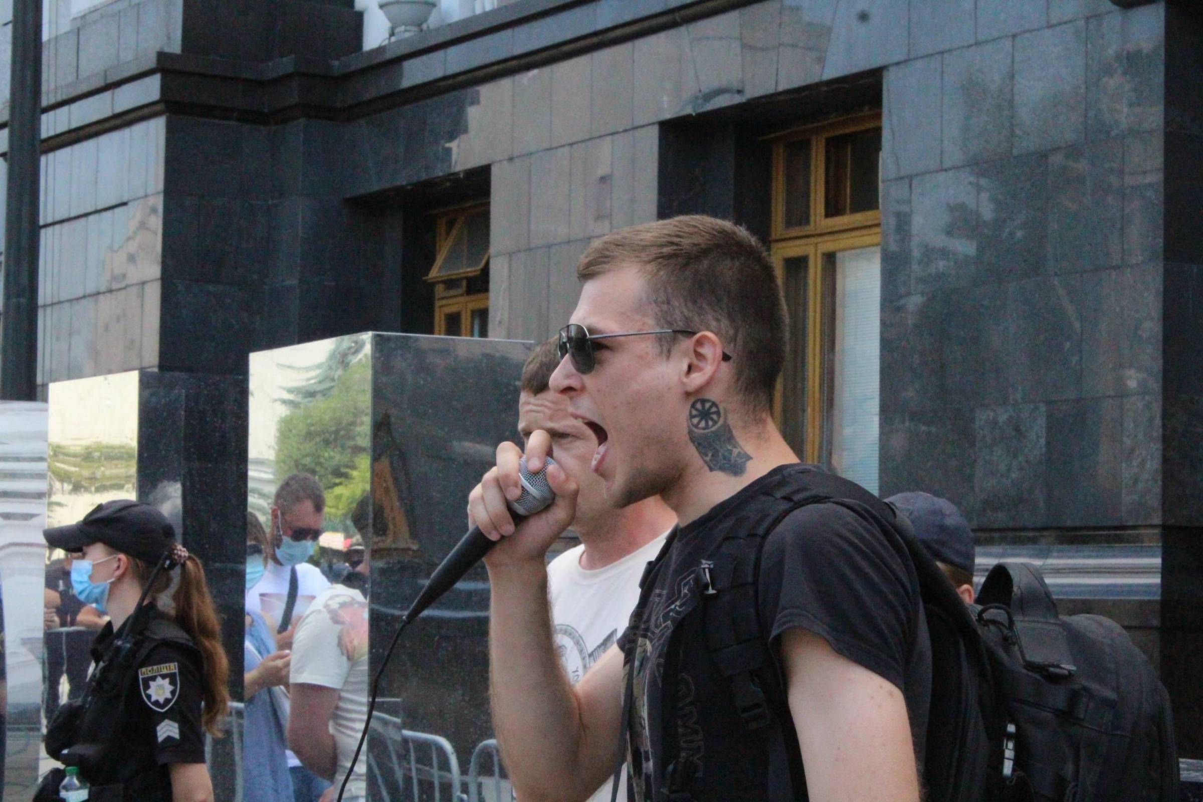 Мітинг під стінами ОП: чому активісти вимагають у президента відставки Данілова (ФОТО, ВІДЕО) - фото 6