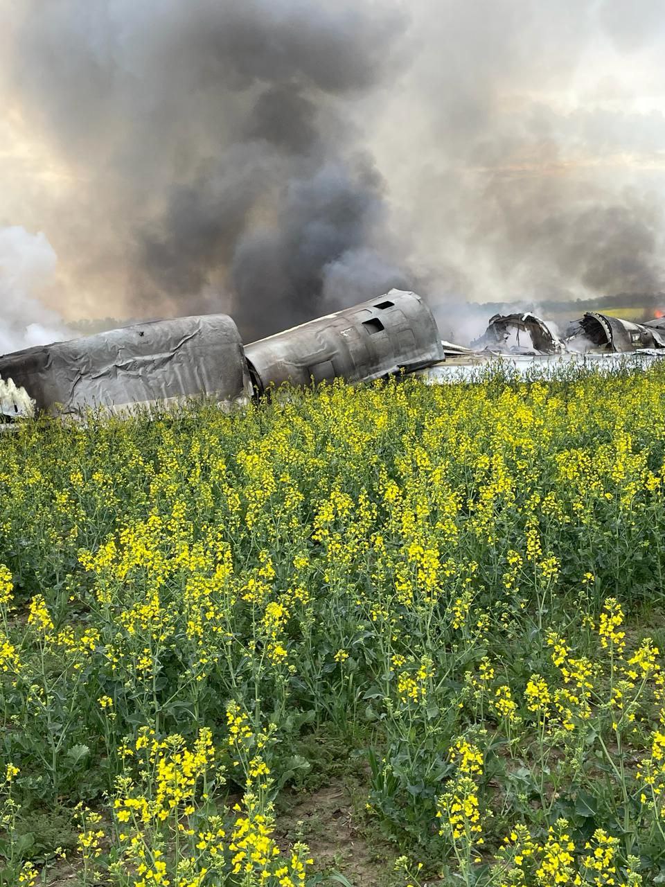 З'явилися фото палаючого Ту-22М3, який бив уночі ракетами по Україні, після чого впав - фото 2