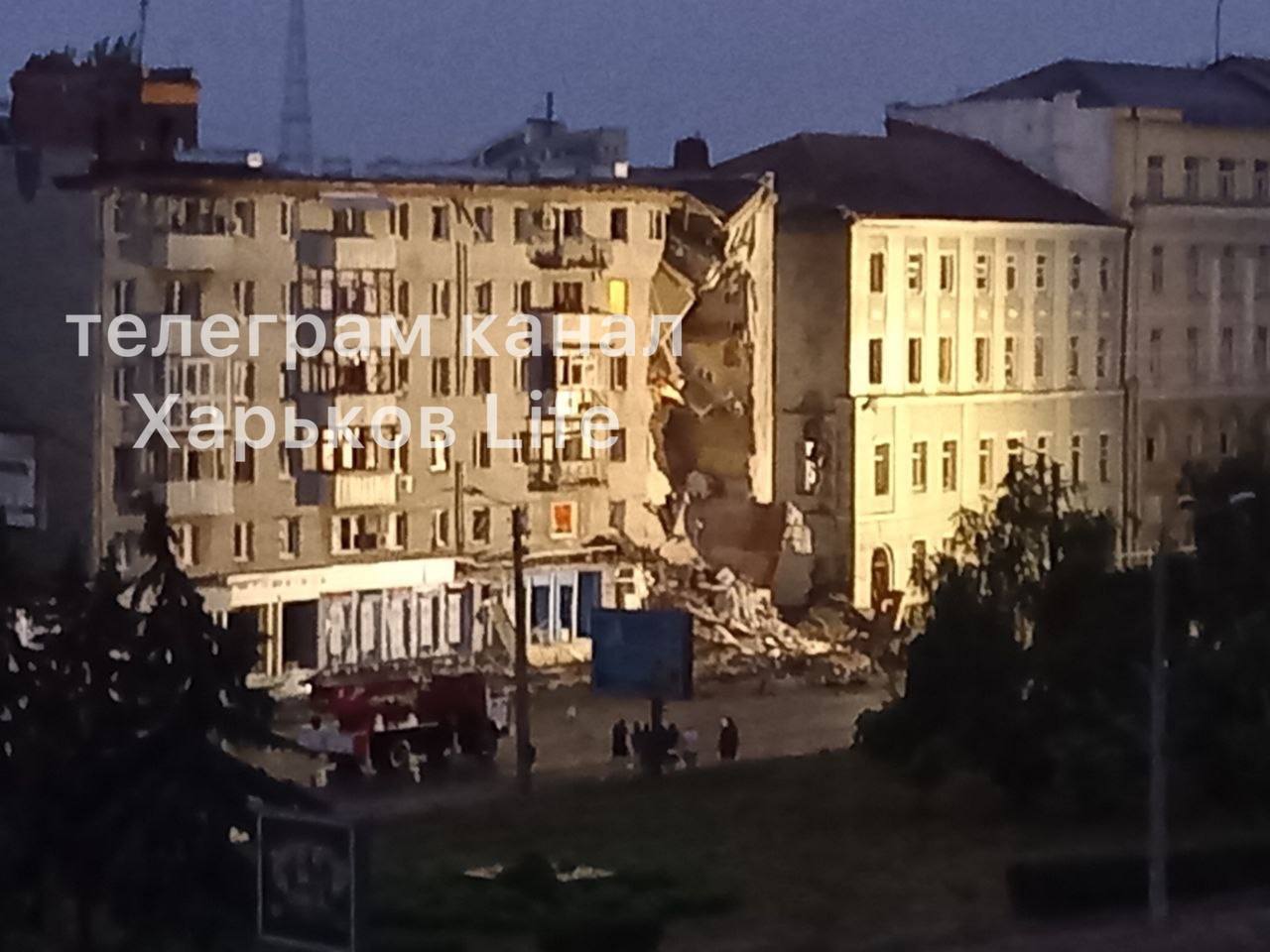 Росія потрапила ракетою по житловій багатоповерхівці у Харкові: що відомо (ФОТО) - фото 2