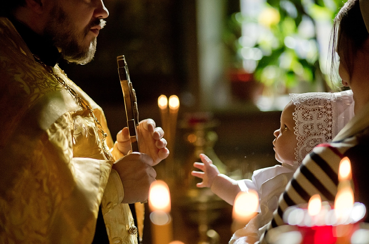 Сообщение о обряде крещения. Крестить ребенка. Купель для крещения младенцев. С крестинами девочки. Поздравление с крещением ребенка девочки.