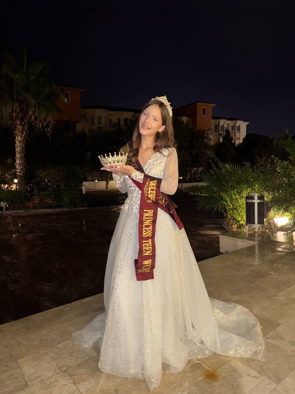 Українка перемогла на конкурсі краси Princess Teen World 2025 (ФОТО) - фото 2 Українка перемогла на конкурсі краси Princess Teen World 2025 (ФОТО) - фото 2