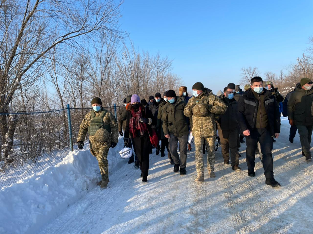 Війна на Донбасі: голова ОБСЄ побувала на лінії розмежування - фото 4