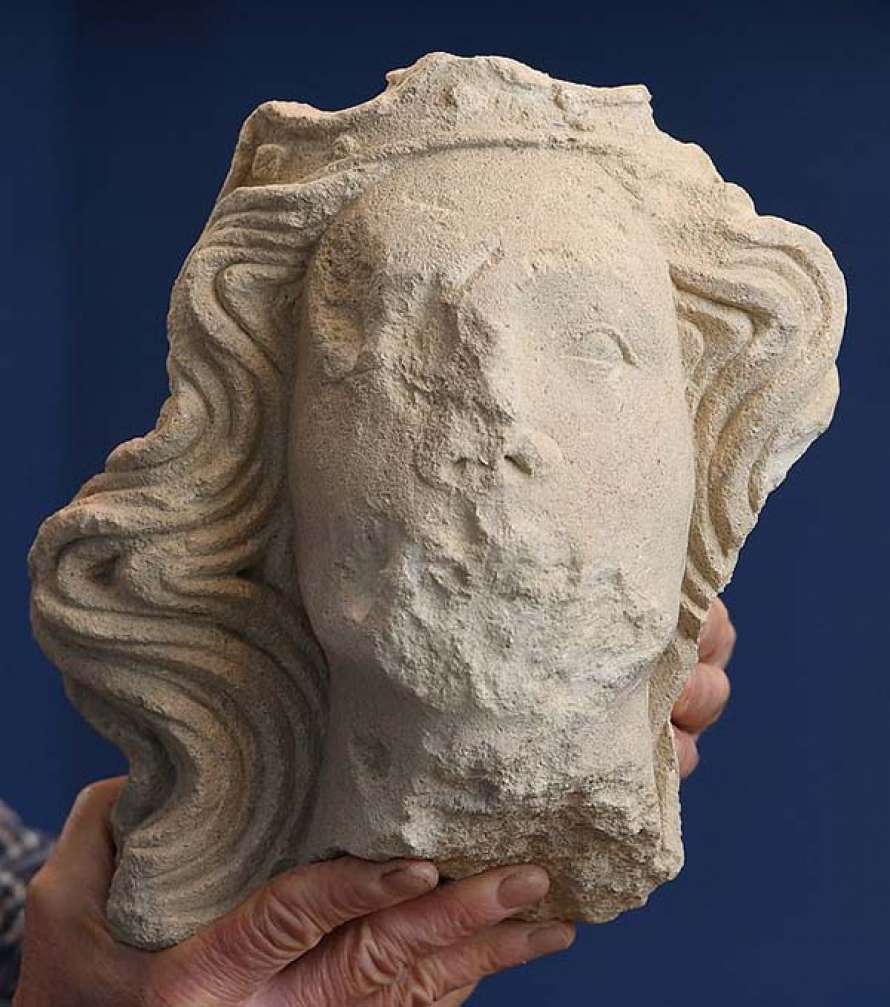 Археологи нашли голову короля из неизвестной ранее галереи скульптур (фото) - фото 2