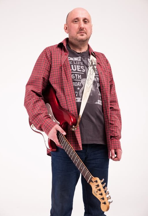 Киевский стрелок убил украинского музыканта во время теракта в Киеве - фото 2