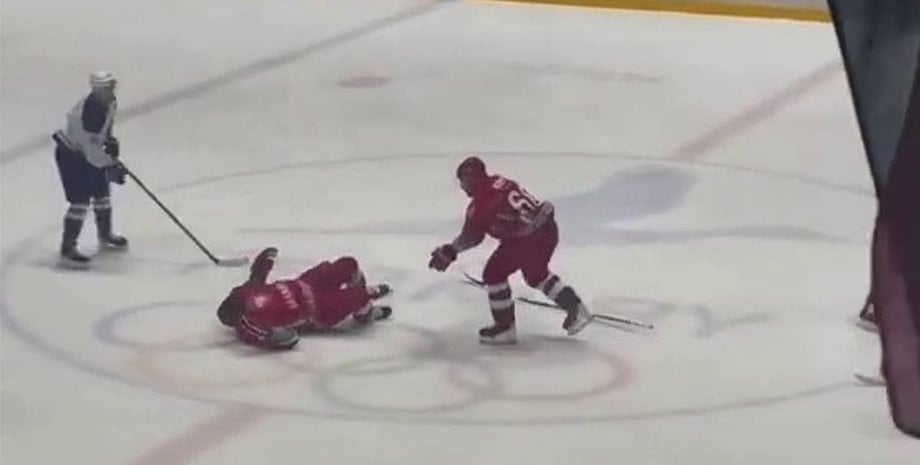 Лукашенко прокомментировал свое падение во время хоккейного матча - фото 2