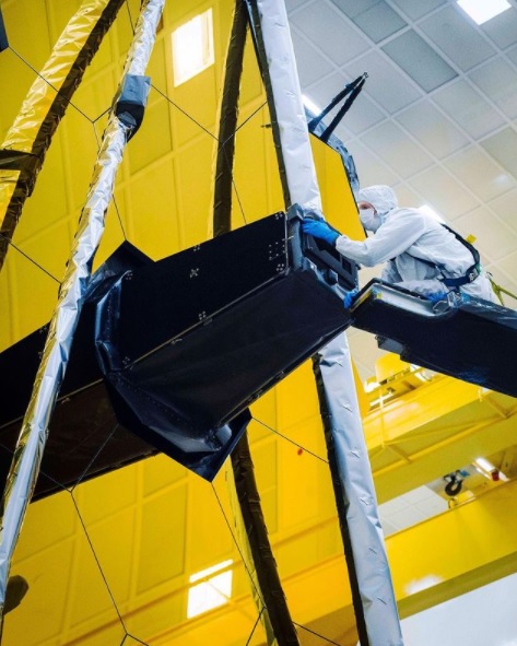 Сняли ”крышку объектива”: NASA показало свой новый космический телескоп, который готовится к запуску (ФОТО) - фото 2