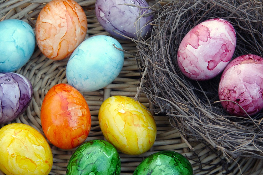 Как покрасить яйца на Пасху: 15 креативных вариантов окрашивания - фото 8