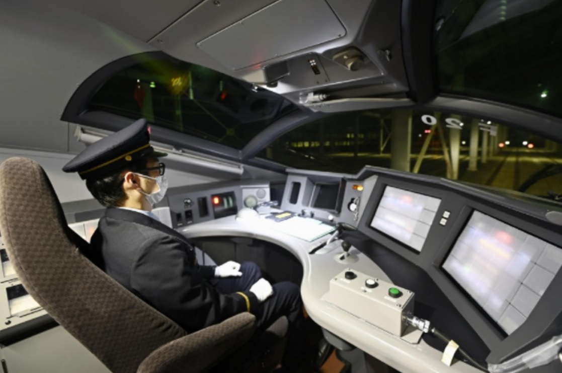 В Японии испытали скоростной поезд-беспилотник (ФОТО)  - фото 2