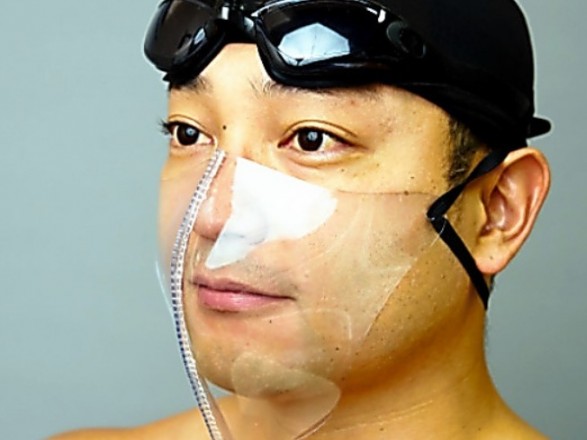 В Японии изобрели плавательные маски от коронавируса - фото 2