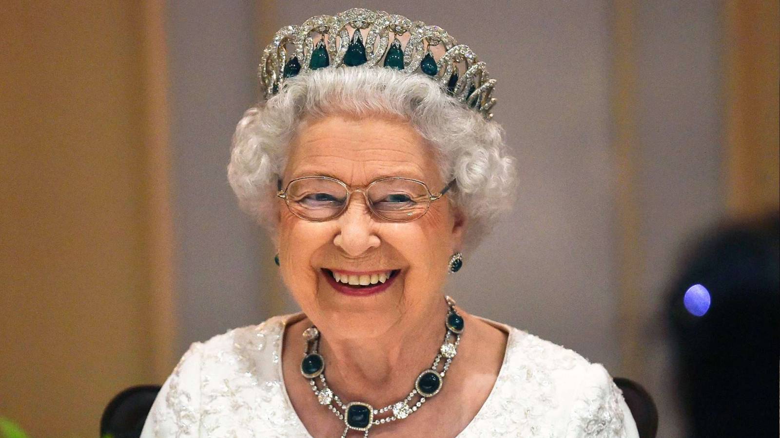 Скарби корони: улюблені тіари королеви Єлизавети II - фото 2