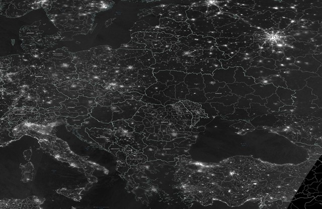 Показали, як виглядає блекаут в Україні із космосу (ФОТО) - фото 3
