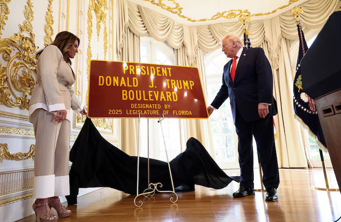 У Флориді перейменували дорогу на честь Трампа - фото 2