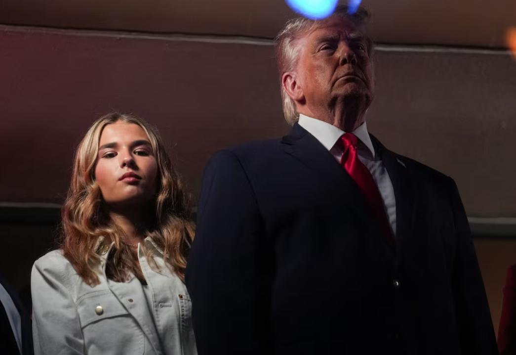 Курьез на финале НБА: Трампа громко освистали в его родном городе - фото 2 Курьез на финале НБА: Трампа громко освистали в его родном городе - фото 2